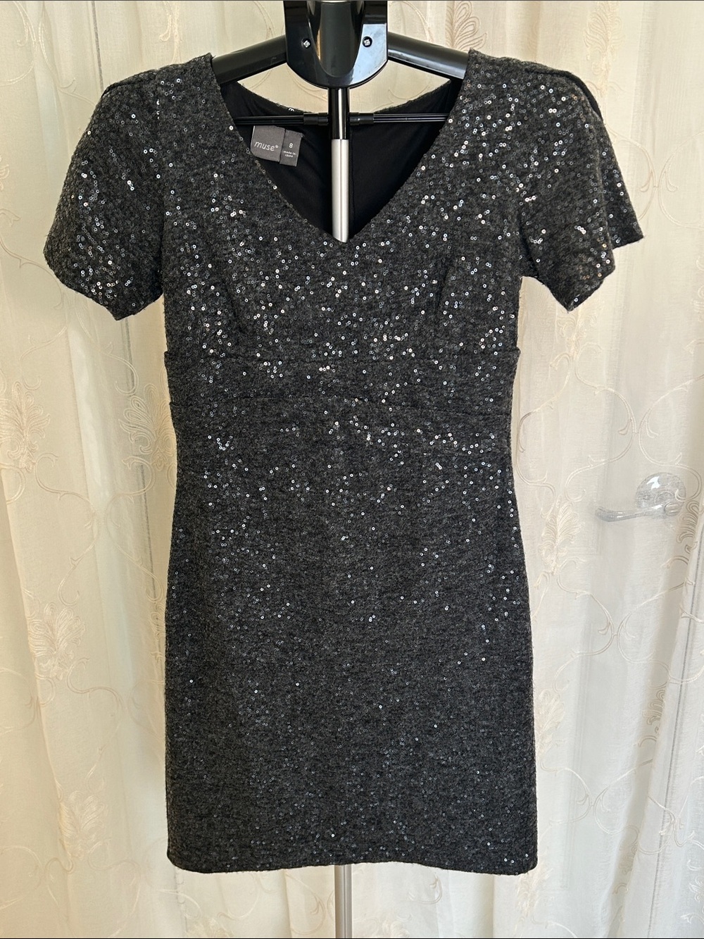 Muse Charcoal Gray Sequin Bouclé Tweed V-Neck Sheath Dress 8
